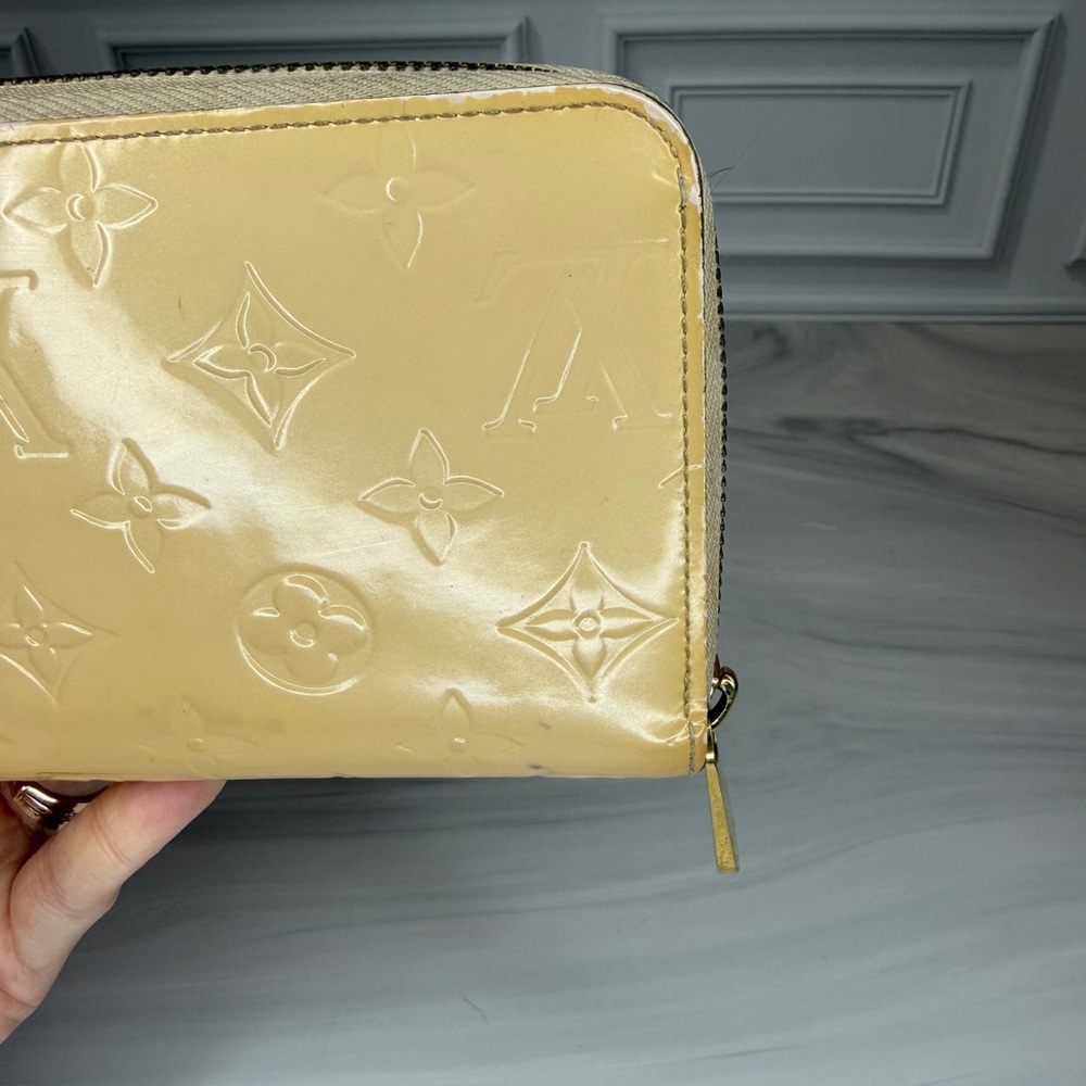 Louis Vuitton Vernis Cream Patent Leather Long Zip Wallet | Authentic - Picture 10 of 15